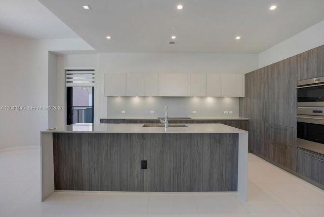 275 Giralda Ave 6C, Coral Gables, FL 33134