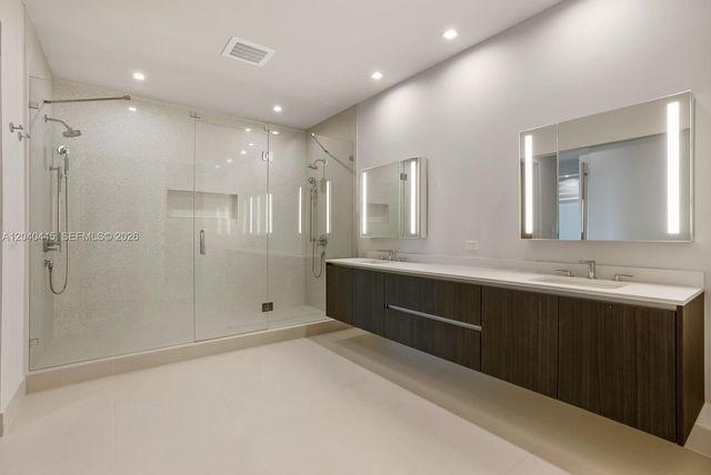 275 Giralda Ave 6C, Coral Gables, FL 33134