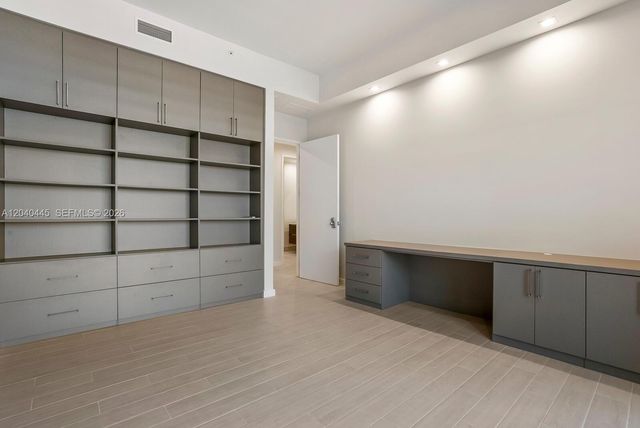 275 Giralda Ave 6C, Coral Gables, FL 33134