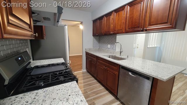 17676 Addison Street, Southfield, MI 48075