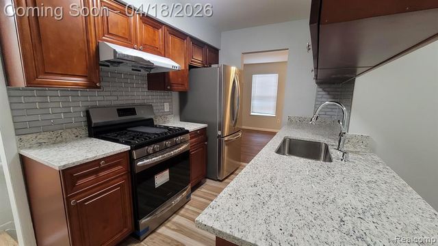 17676 Addison Street, Southfield, MI 48075