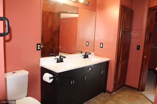 8609 Tessman Circle N, Brooklyn Park, MN 55445