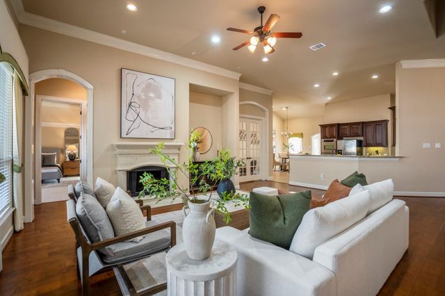 94 S Beech Springs Circle, Spring, TX 77389