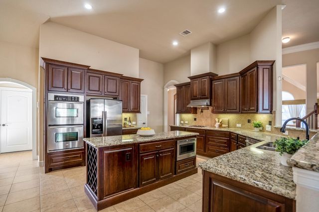 94 S Beech Springs Circle, Spring, TX 77389