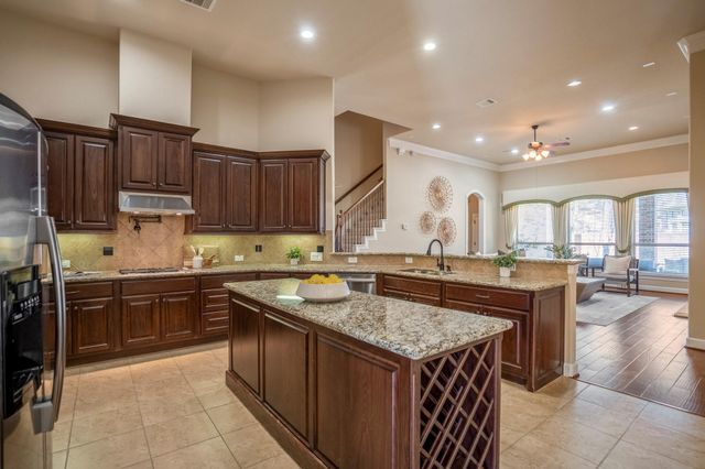 94 S Beech Springs Circle, Spring, TX 77389