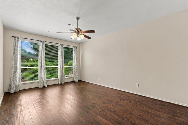 5526 Walnut Glen Lane, Rosenberg, TX 77471