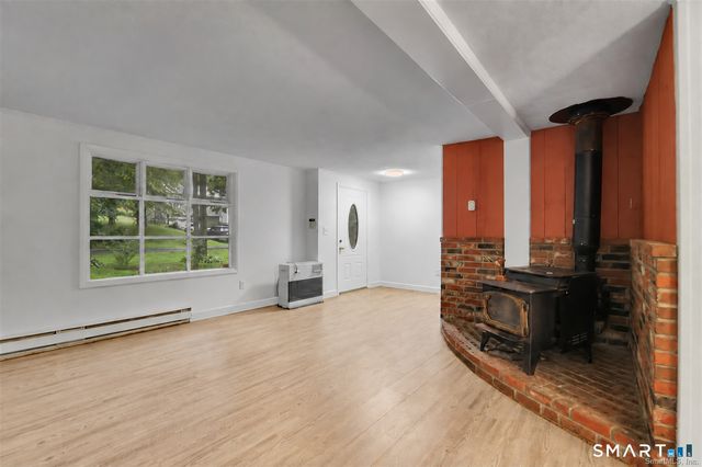 6 East Hayes Road, East Hampton, CT 06424