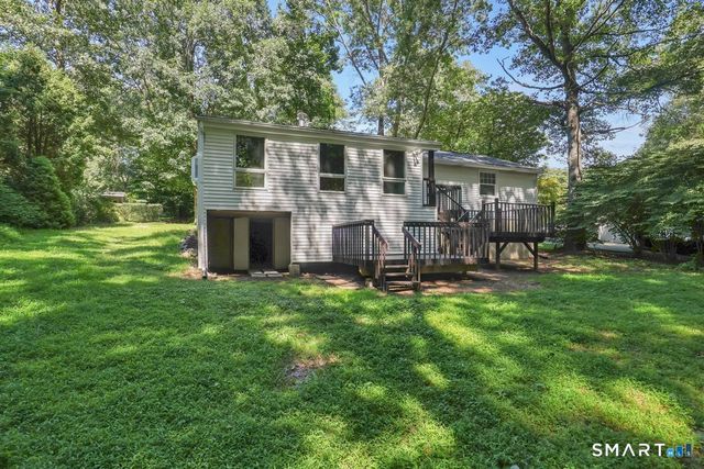 6 East Hayes Road, East Hampton, CT 06424