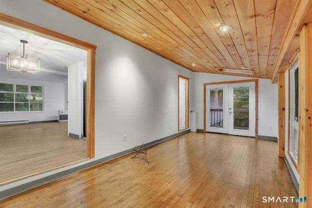 6 East Hayes Road, East Hampton, CT 06424