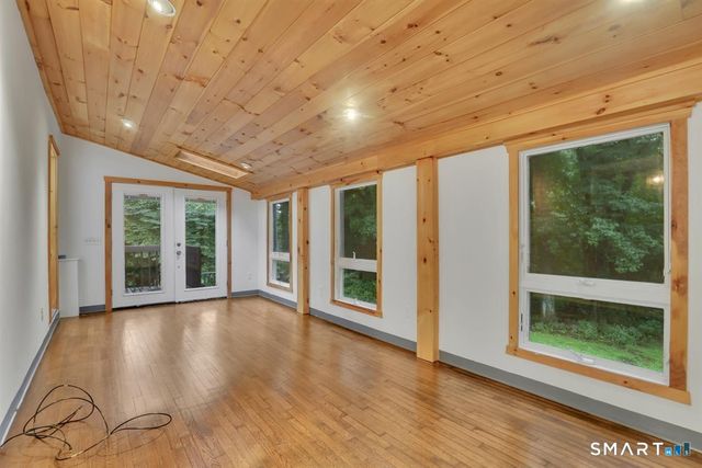 6 East Hayes Road, East Hampton, CT 06424