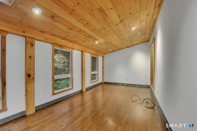 6 East Hayes Road, East Hampton, CT 06424