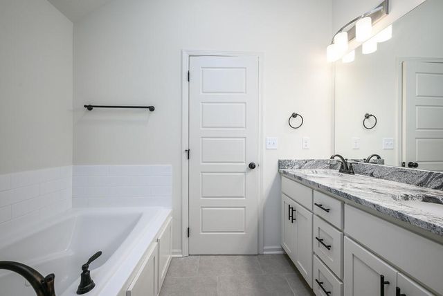 1661 N 156th Street, Basehor, KS 66007
