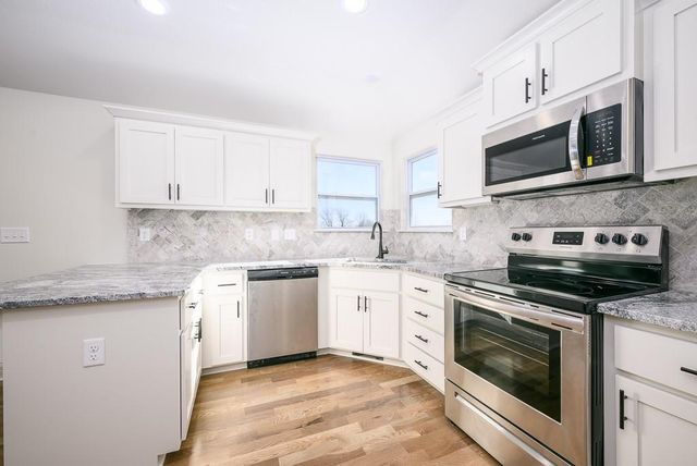 1661 N 156th Street, Basehor, KS 66007