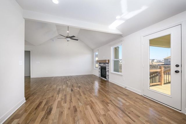 1661 N 156th Street, Basehor, KS 66007