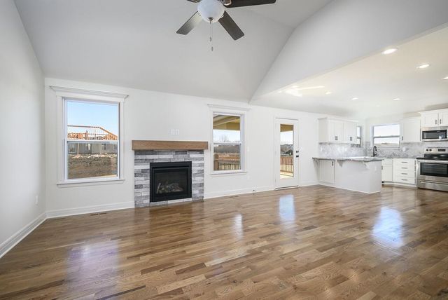1661 N 156th Street, Basehor, KS 66007