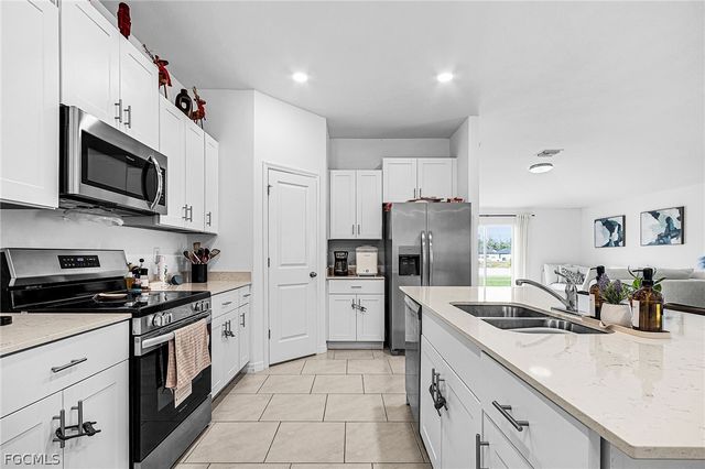 4007 San Clemente CT, North Fort Myers, FL 33917