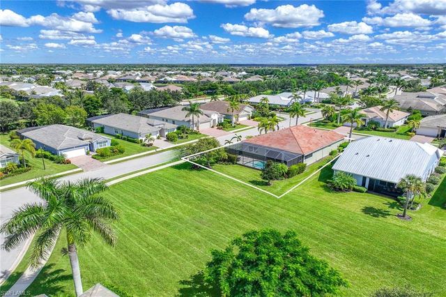 14878 Windward LN, Naples, FL 34114