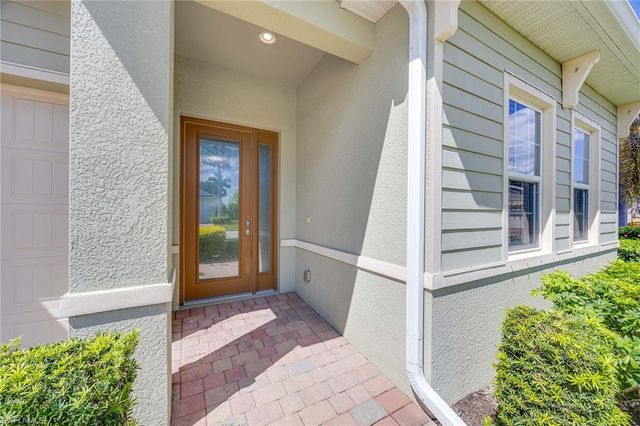 14878 Windward LN, Naples, FL 34114