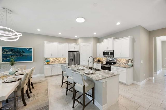 14878 Windward LN, Naples, FL 34114