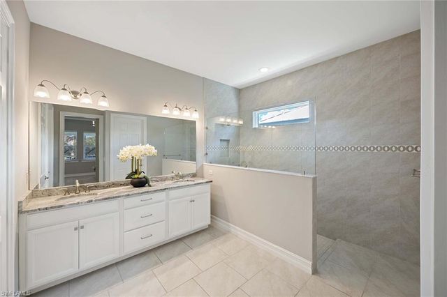 14878 Windward LN, Naples, FL 34114