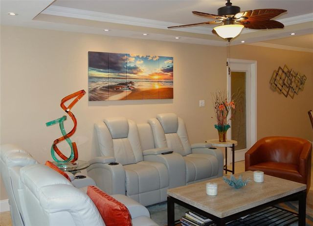 625 Oaks Drive 302, Pompano Beach, FL 33069