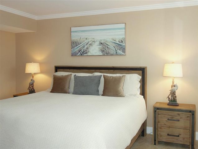 625 Oaks Drive 302, Pompano Beach, FL 33069