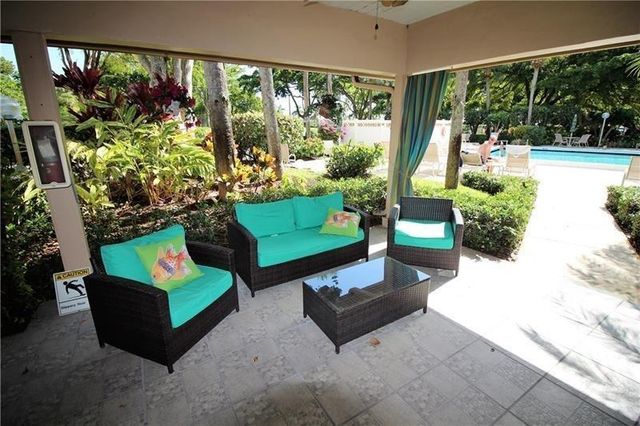 625 Oaks Drive 302, Pompano Beach, FL 33069