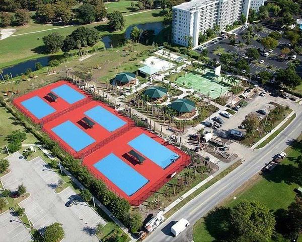 625 Oaks Drive 302, Pompano Beach, FL 33069