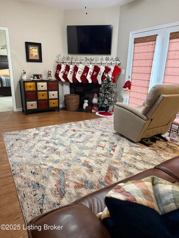 8700 Stony Falls Way, Jeffersontown, KY 40299