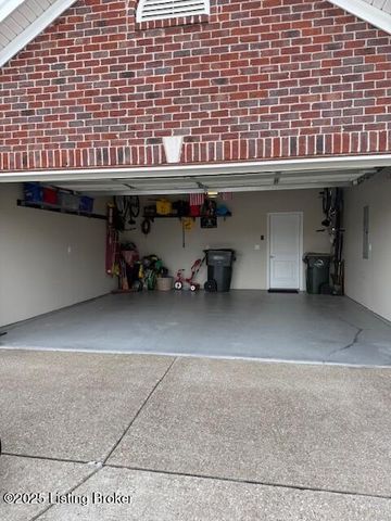 8700 Stony Falls Way, Jeffersontown, KY 40299