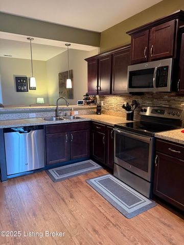 8700 Stony Falls Way, Jeffersontown, KY 40299