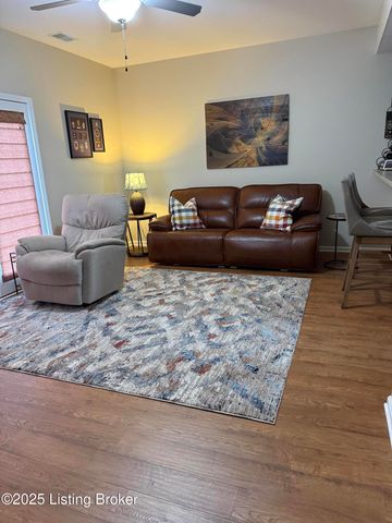 8700 Stony Falls Way, Jeffersontown, KY 40299