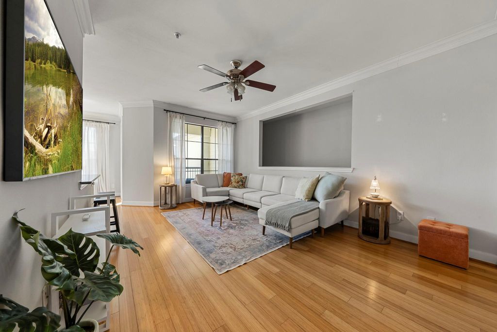 7701 Rialto BLVD 1426, Austin, TX 78735