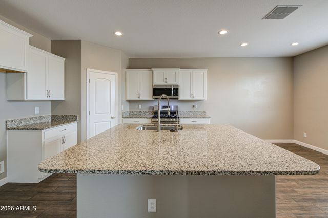 3915 N BROOKLYN Drive, Buckeye, AZ 85396