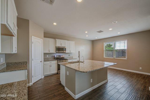 3915 N BROOKLYN Drive, Buckeye, AZ 85396
