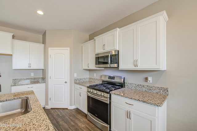 3915 N BROOKLYN Drive, Buckeye, AZ 85396