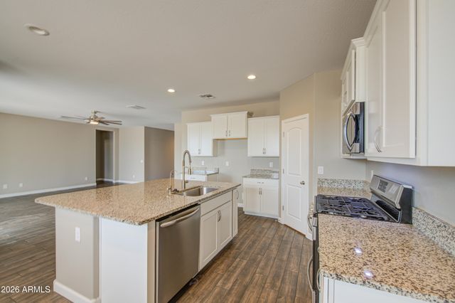 3915 N BROOKLYN Drive, Buckeye, AZ 85396