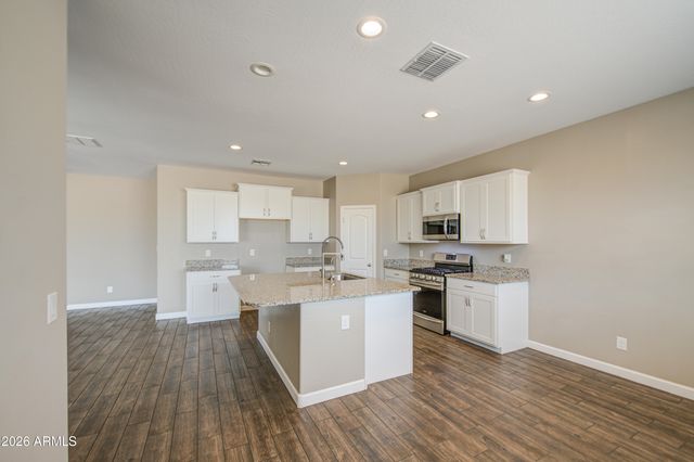 3915 N BROOKLYN Drive, Buckeye, AZ 85396