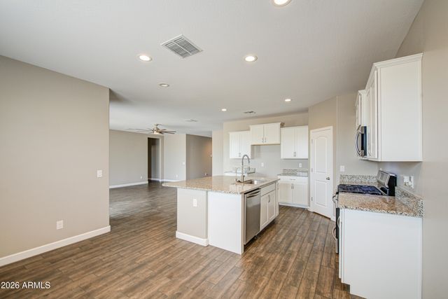3915 N BROOKLYN Drive, Buckeye, AZ 85396