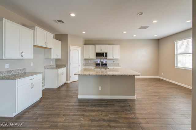 3915 N BROOKLYN Drive, Buckeye, AZ 85396