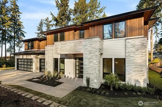 9206 NE 24th Street, Clyde Hill, WA 98004