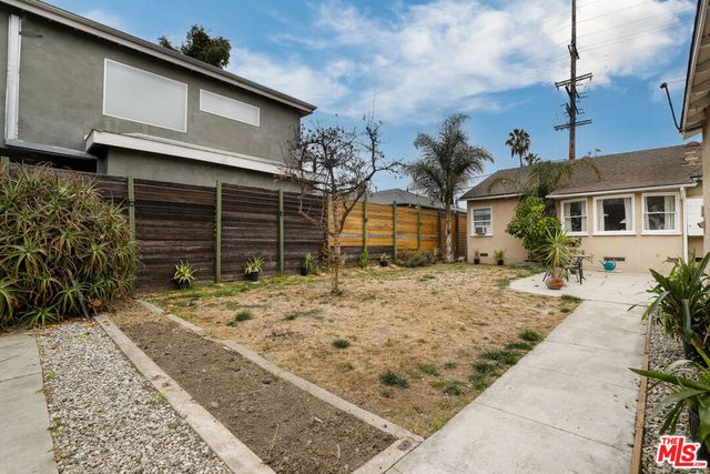 1745 S Bundy Drive, Los Angeles, CA 90025