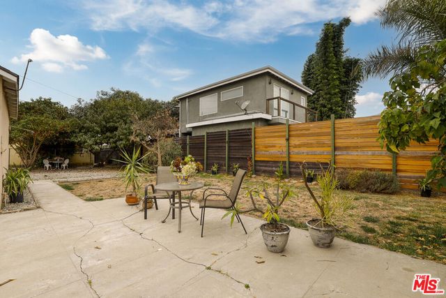 1745 S Bundy Drive, Los Angeles, CA 90025