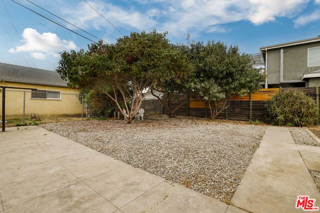 1745 S Bundy Drive, Los Angeles, CA 90025