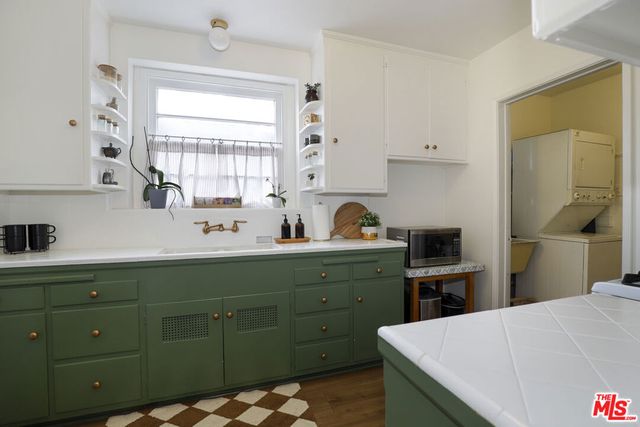 1745 S Bundy Drive, Los Angeles, CA 90025