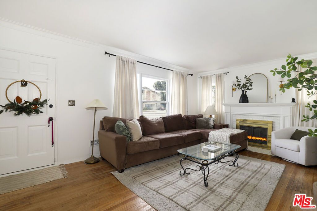 1745 S Bundy Drive, Los Angeles, CA 90025