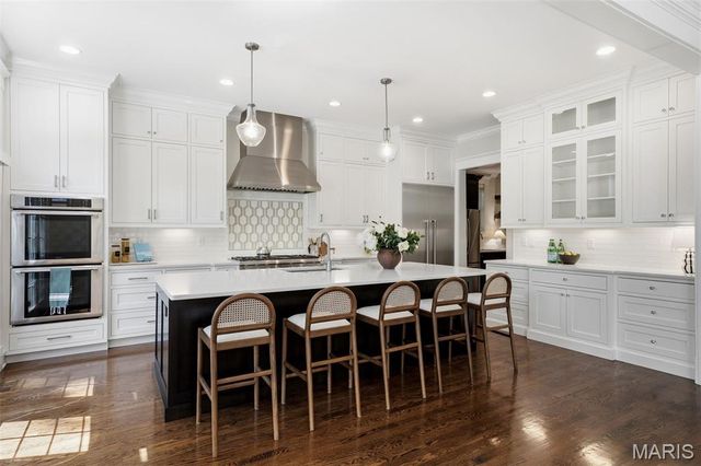 320 S Gore Avenue, St Louis, MO 63119