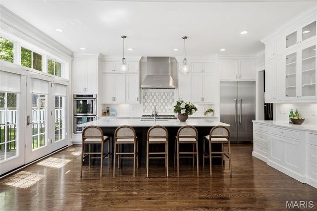 320 S Gore Avenue, St Louis, MO 63119