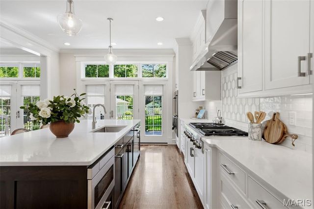 320 S Gore Avenue, St Louis, MO 63119