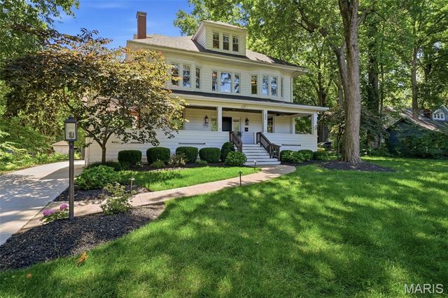 320 S Gore Avenue, St Louis, MO 63119